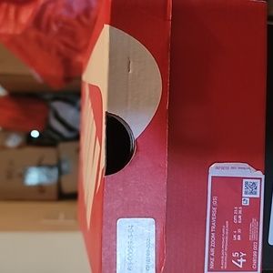 Nike air zoom traverse (GS)